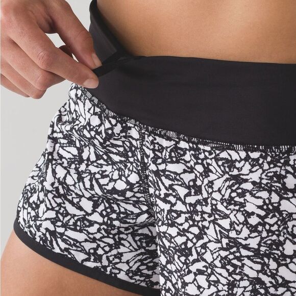 lululemon athletica Speed Short Ice Breaker White Black | 4 - Picture 5 of 10
